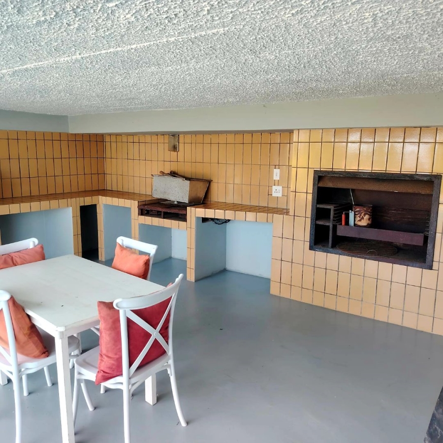 5 Bedroom Property for Sale in Beacon Bay Eastern Cape